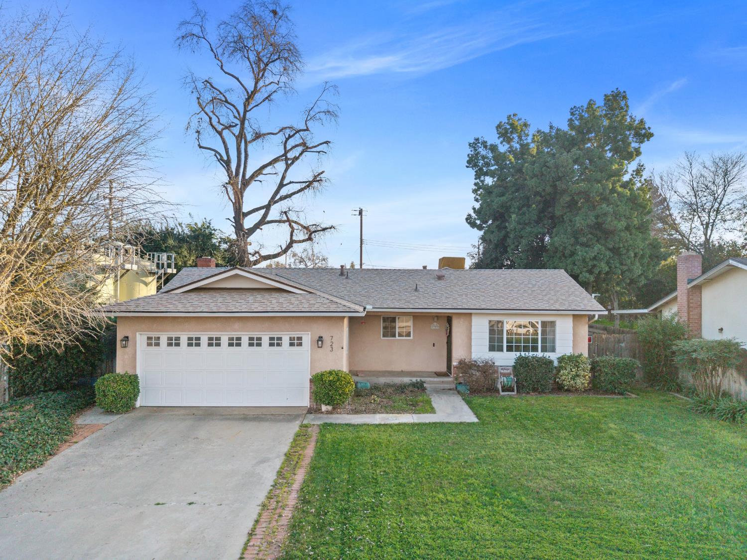 723 W Cambridge Avenue