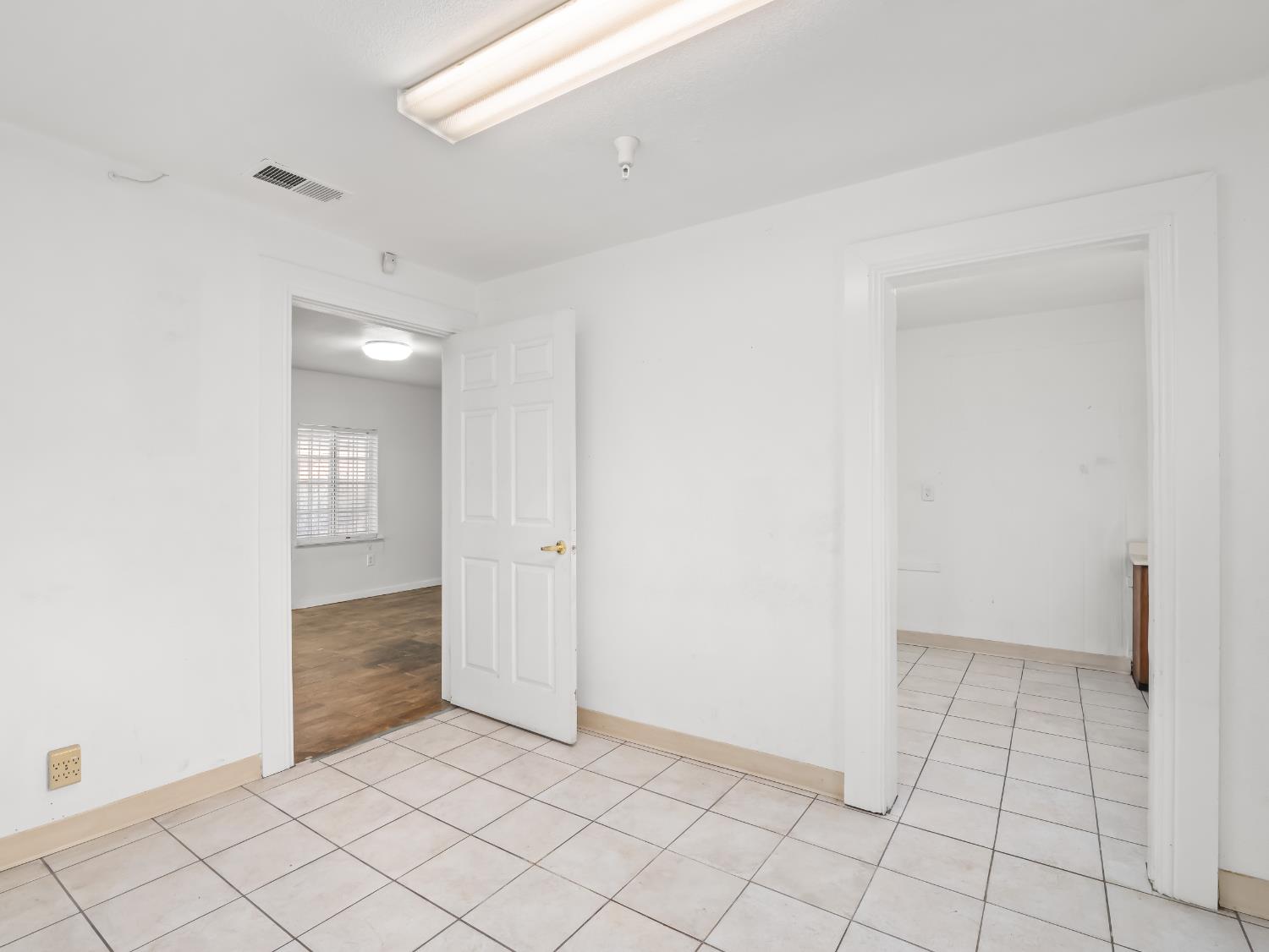 2624 E Olive, Fresno, CA, 93701