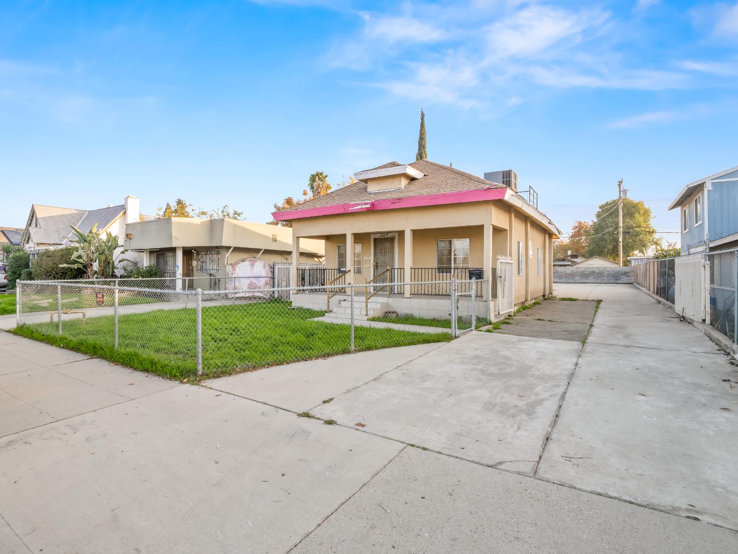 2624 E Olive, Fresno, CA, 93701