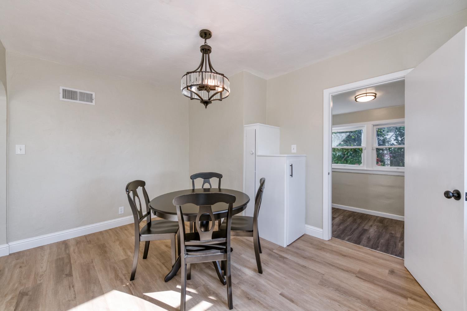 2004 N Maple Avenue, Fresno, CA, 93703