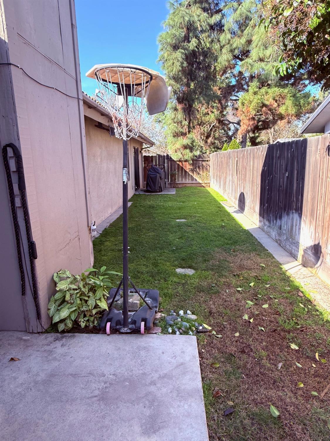 284 W Lexington Avenue, Fresno, CA, 93711