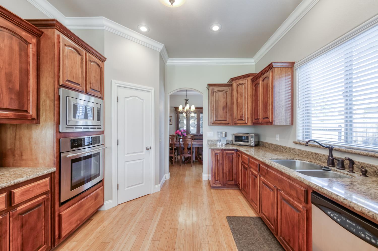 6125 Del Monte Court, Chowchilla, CA, 93610