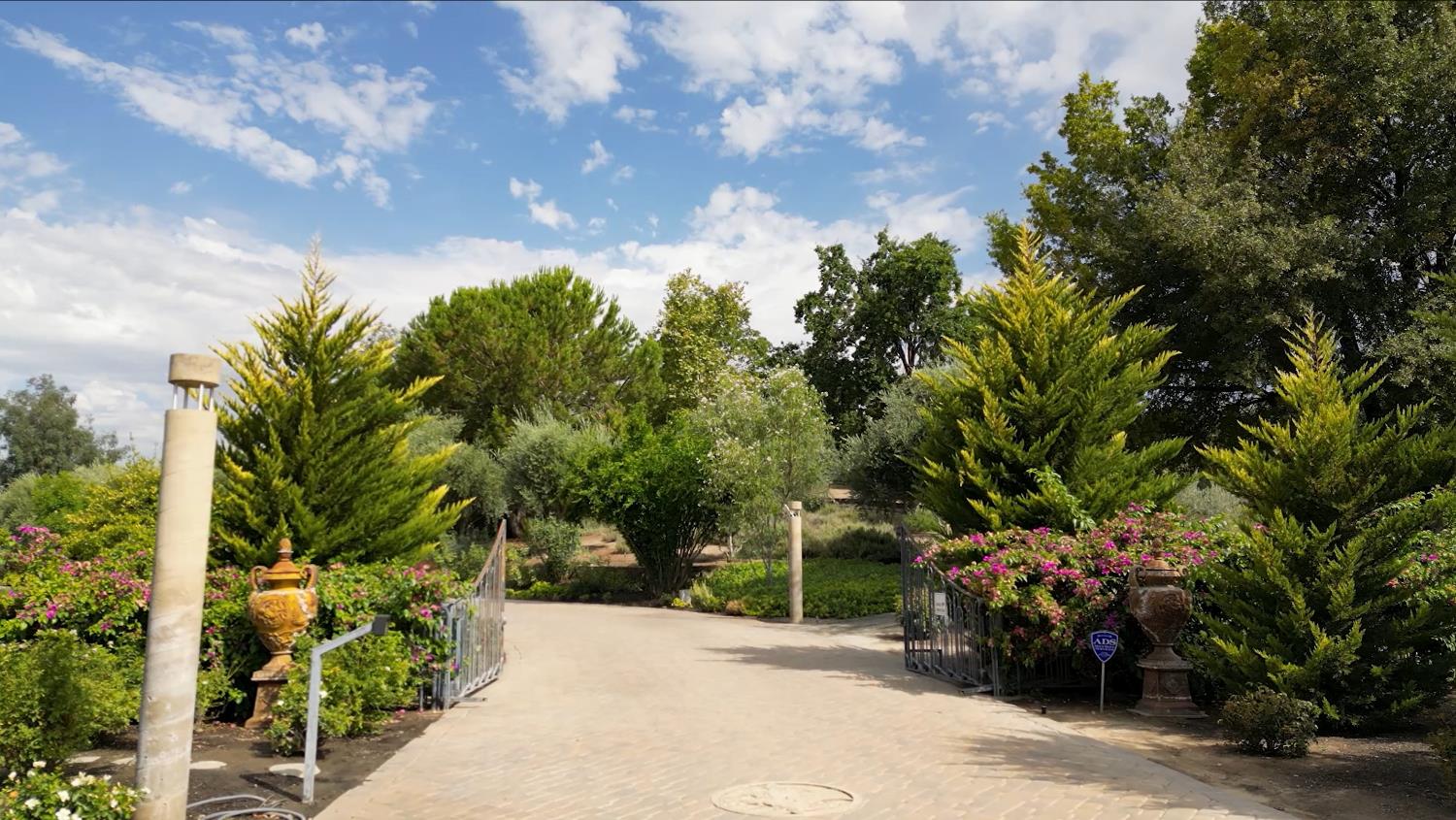 12950 N Willow Avenue, Clovis, CA, 93619