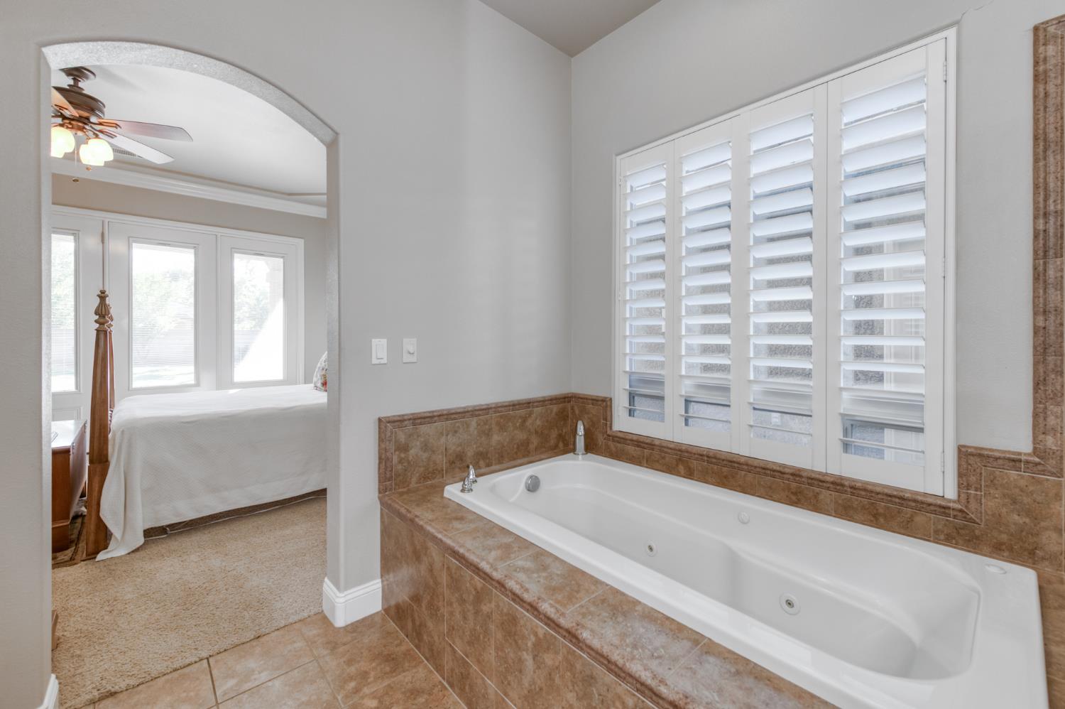 6125 Del Monte Court, Chowchilla, CA, 93610