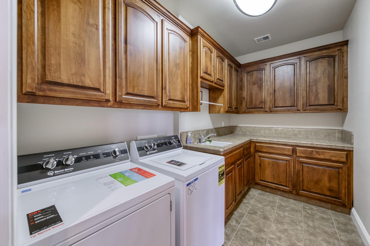 6125 Del Monte Court, Chowchilla, CA, 93610