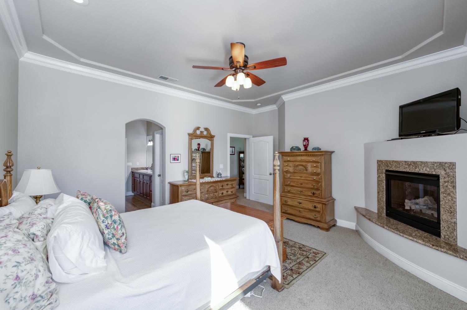 6125 Del Monte Court, Chowchilla, CA, 93610