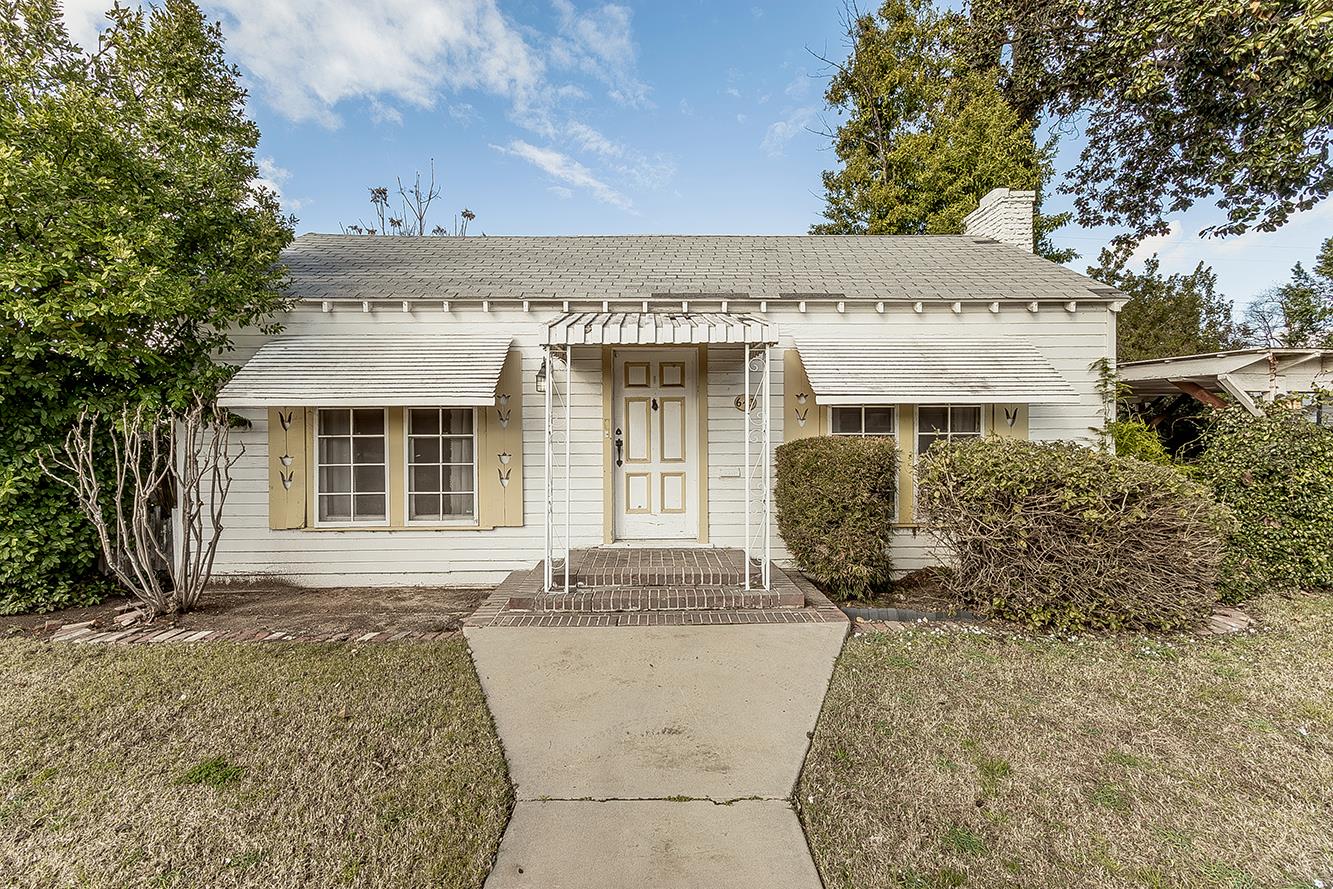 Single Family in Fresno - photo 2