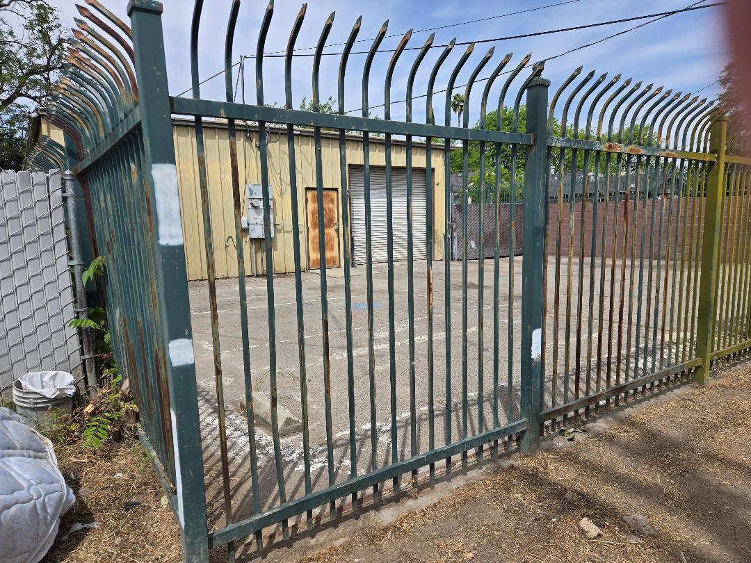 242 E Lewis Avenue, Fresno, CA, 93701