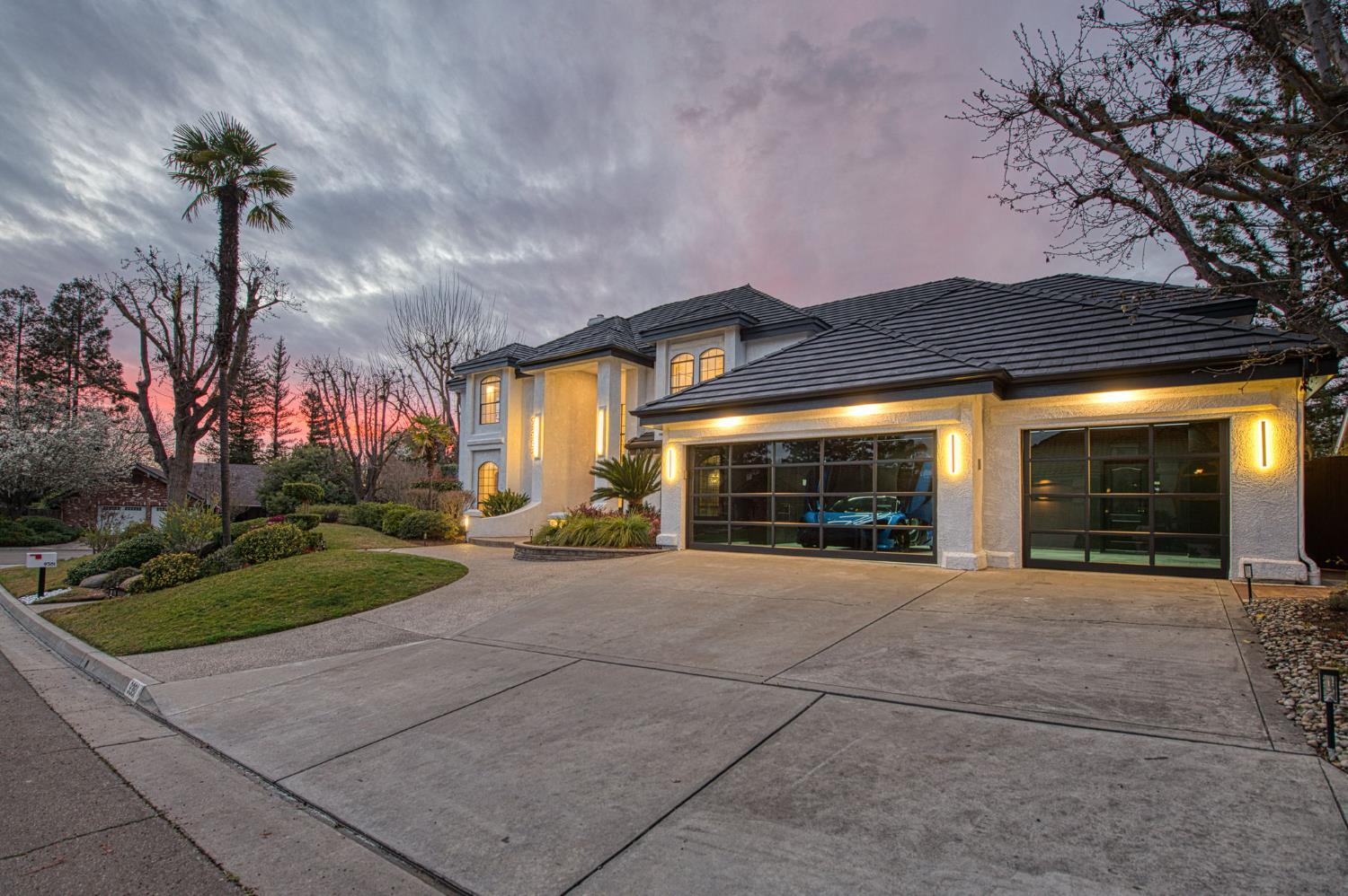 Single Family in Fresno - photo 2
