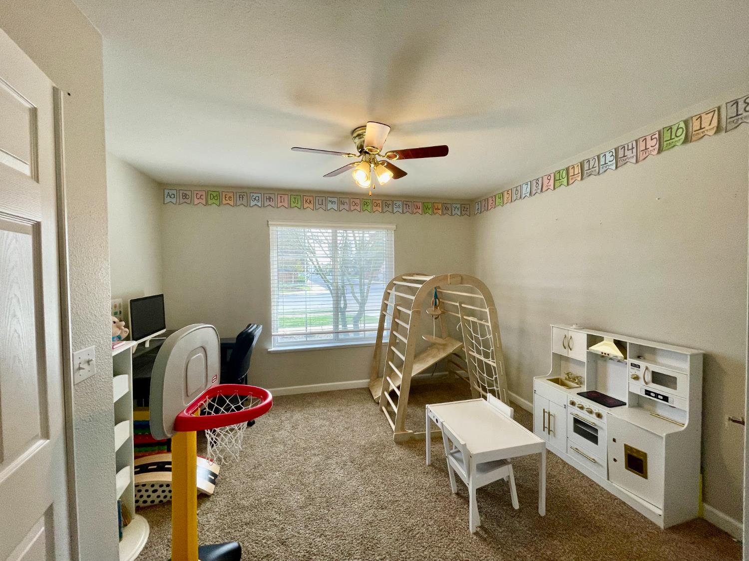 443 S Park Avenue, Kerman, CA, 93630