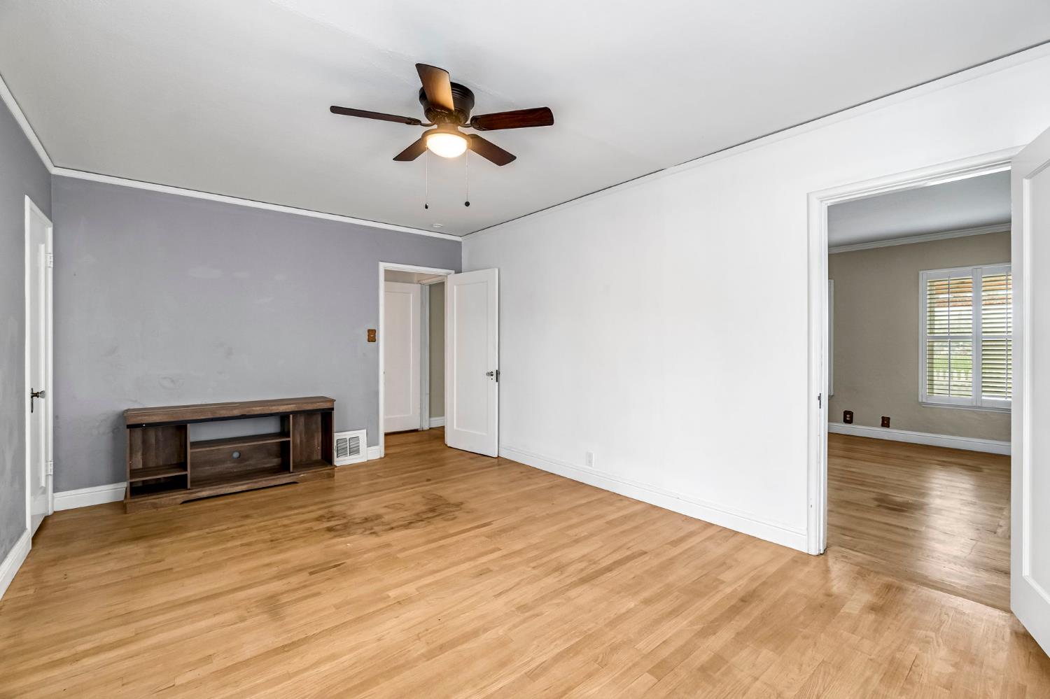 215 E Clinton Ave, Fresno, CA, 93704