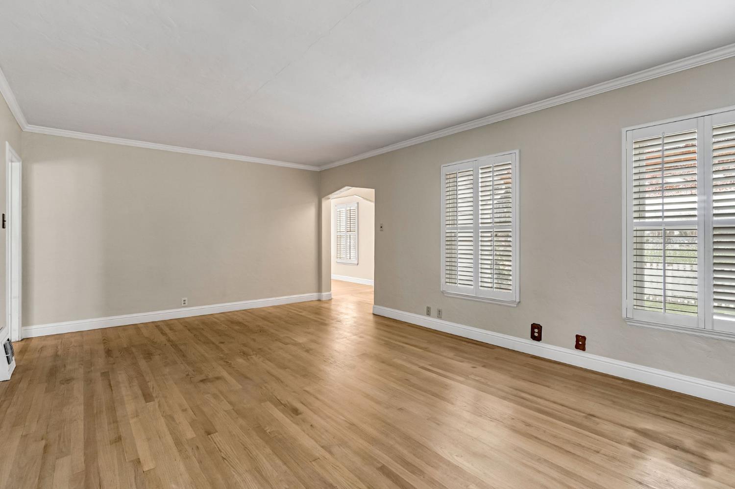 215 E Clinton Ave, Fresno, CA, 93704