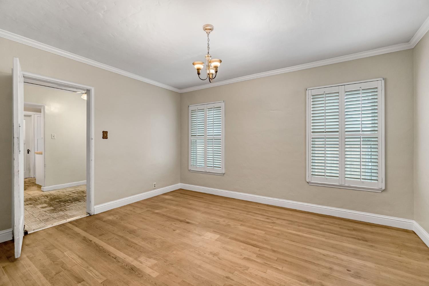 215 E Clinton Ave, Fresno, CA, 93704