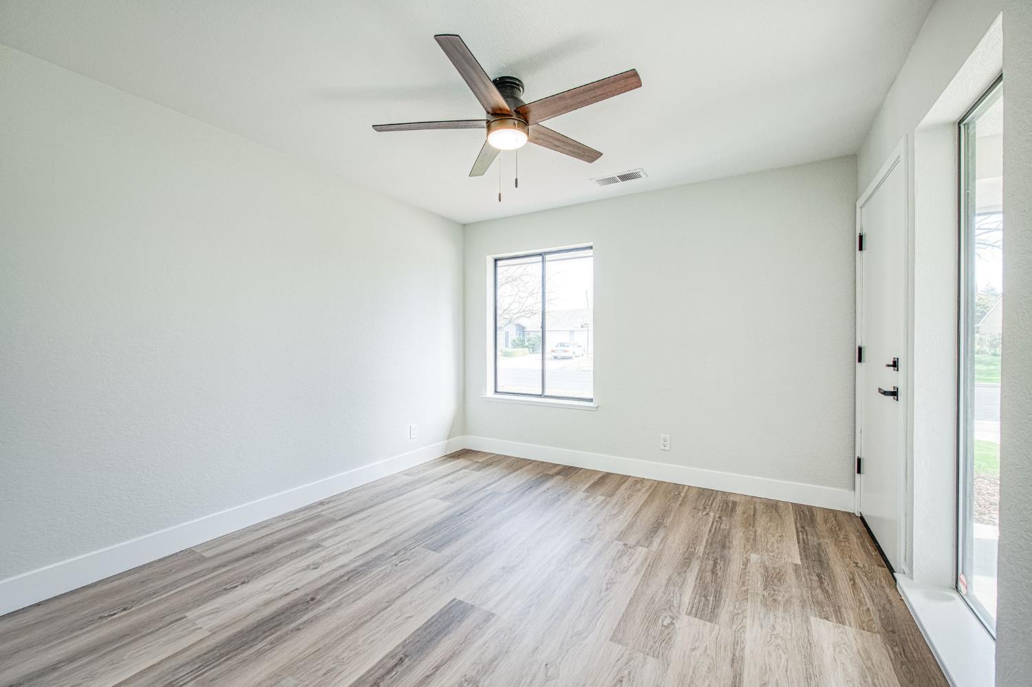 8453 N 1st Street, Fresno, CA, 93720