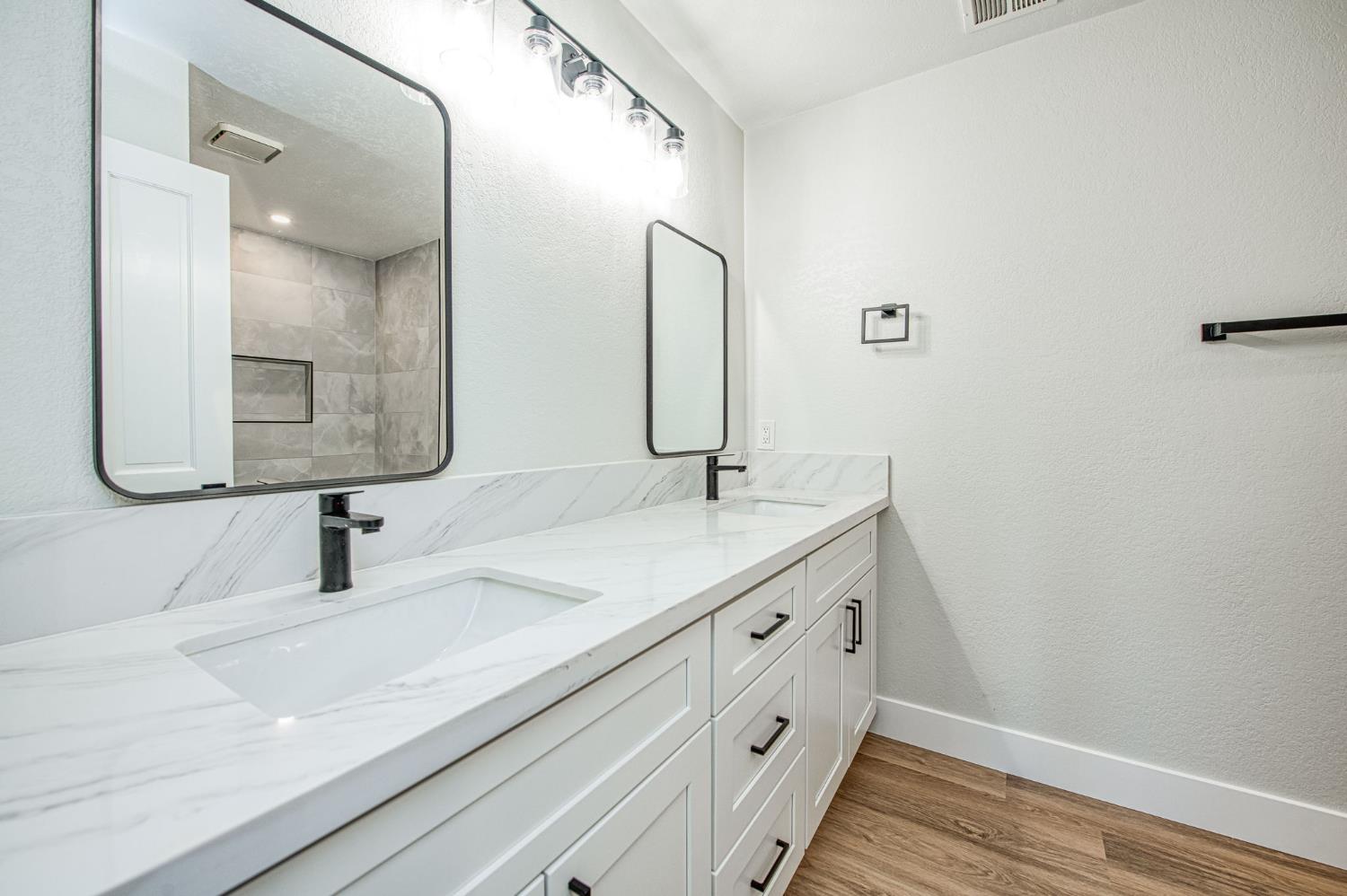 8453 N 1st Street, Fresno, CA, 93720