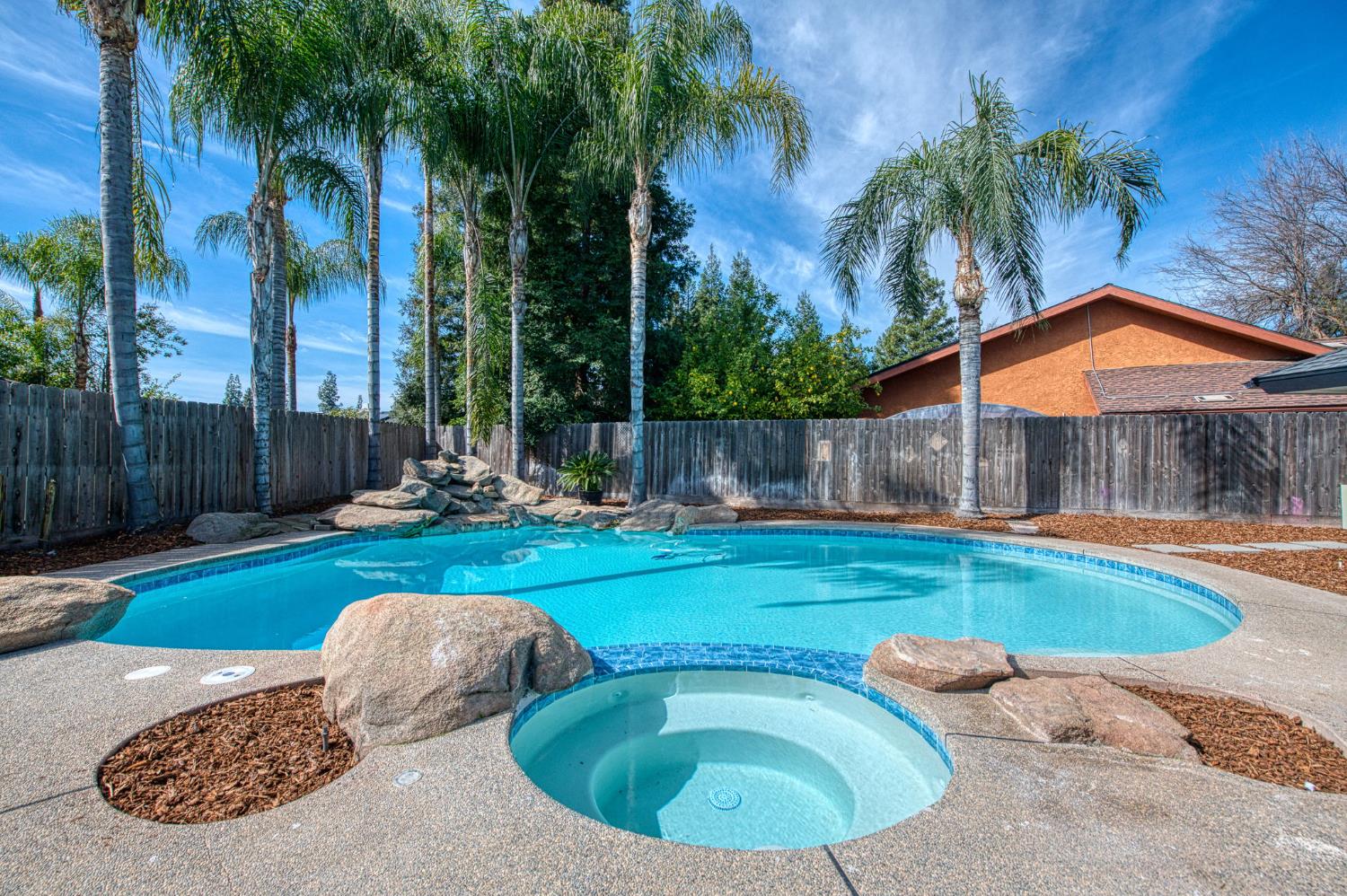 8453 N 1st Street, Fresno, CA, 93720