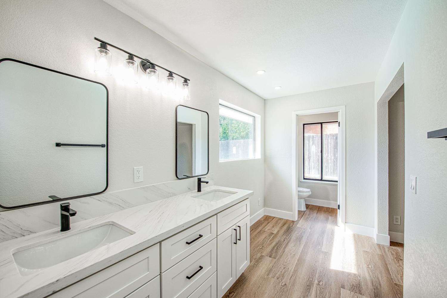 8453 N 1st Street, Fresno, CA, 93720