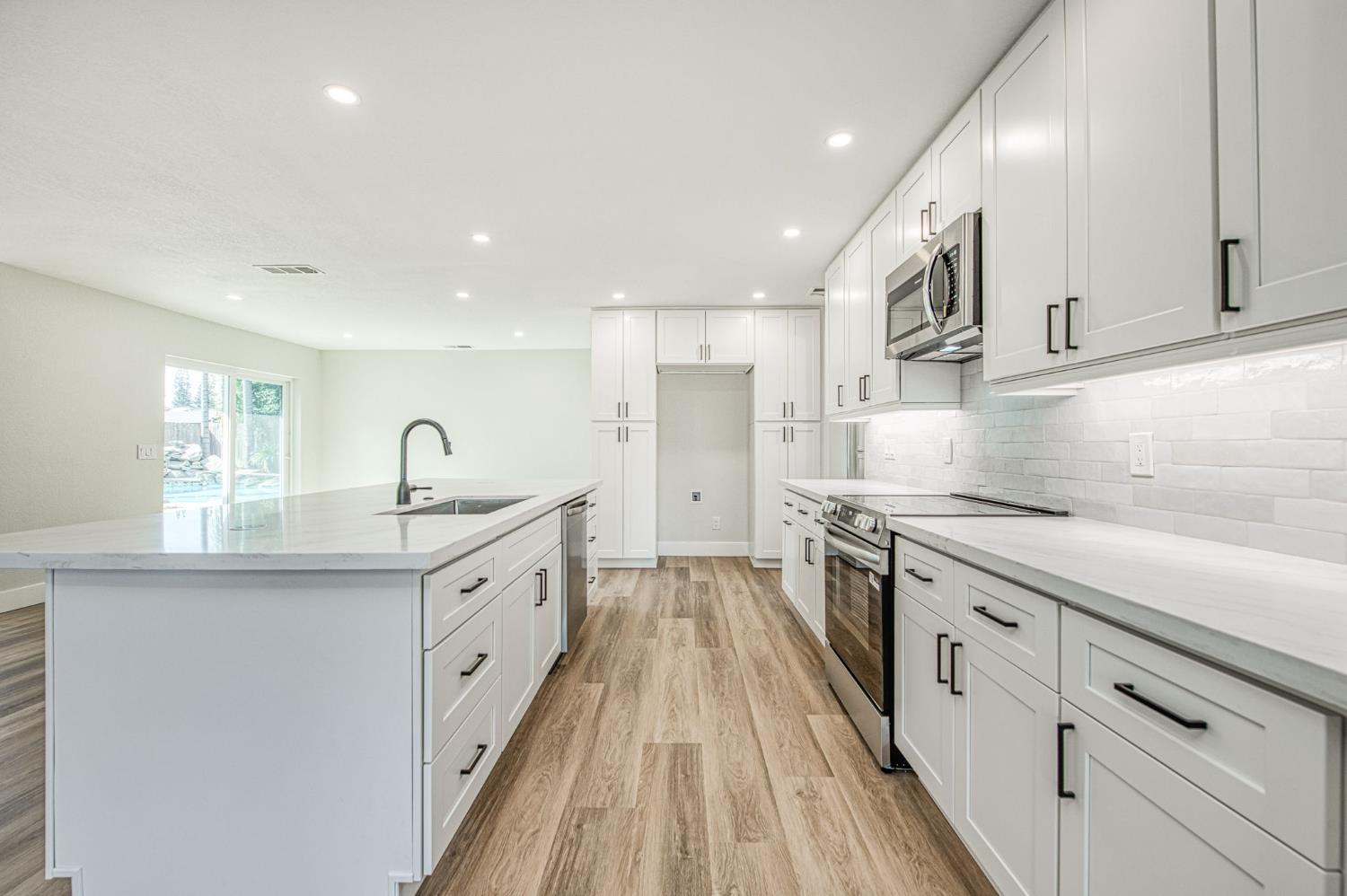 8453 N 1st Street, Fresno, CA, 93720