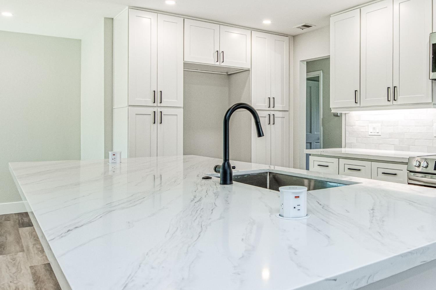 8453 N 1st Street, Fresno, CA, 93720