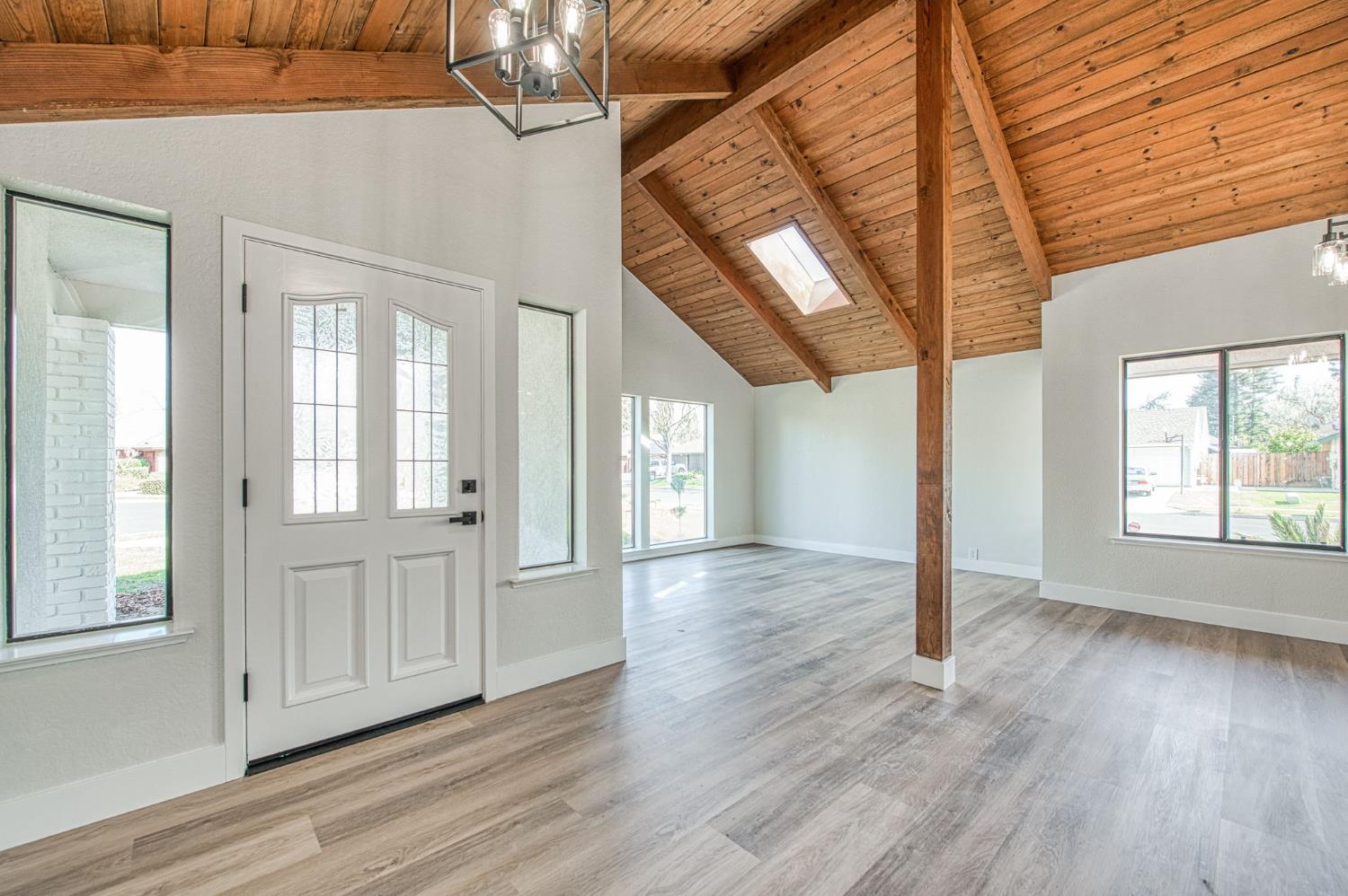 8453 N 1st Street, Fresno, CA, 93720