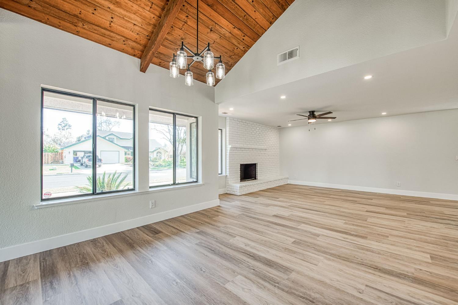 8453 N 1st Street, Fresno, CA, 93720