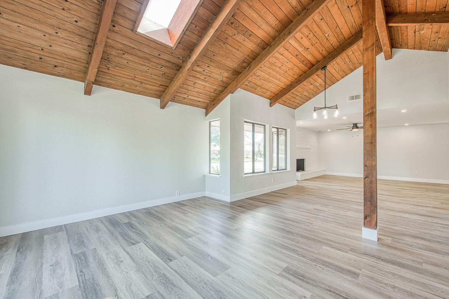 8453 N 1st Street, Fresno, CA, 93720