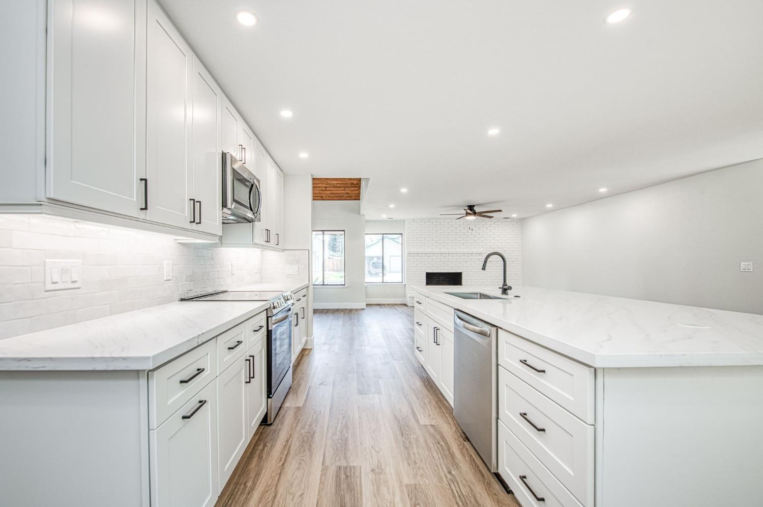 8453 N 1st Street, Fresno, CA, 93720