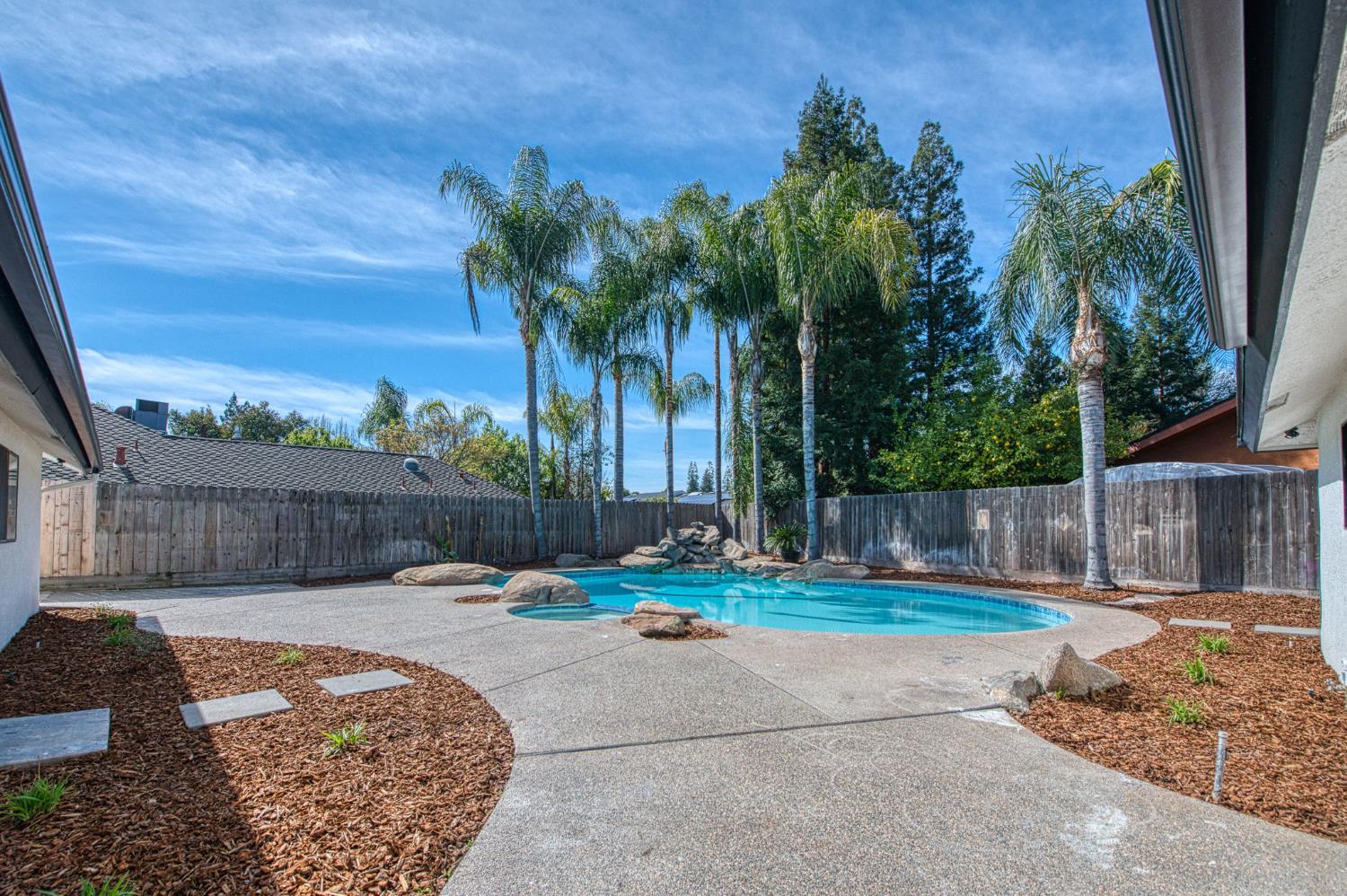 8453 N 1st Street, Fresno, CA, 93720