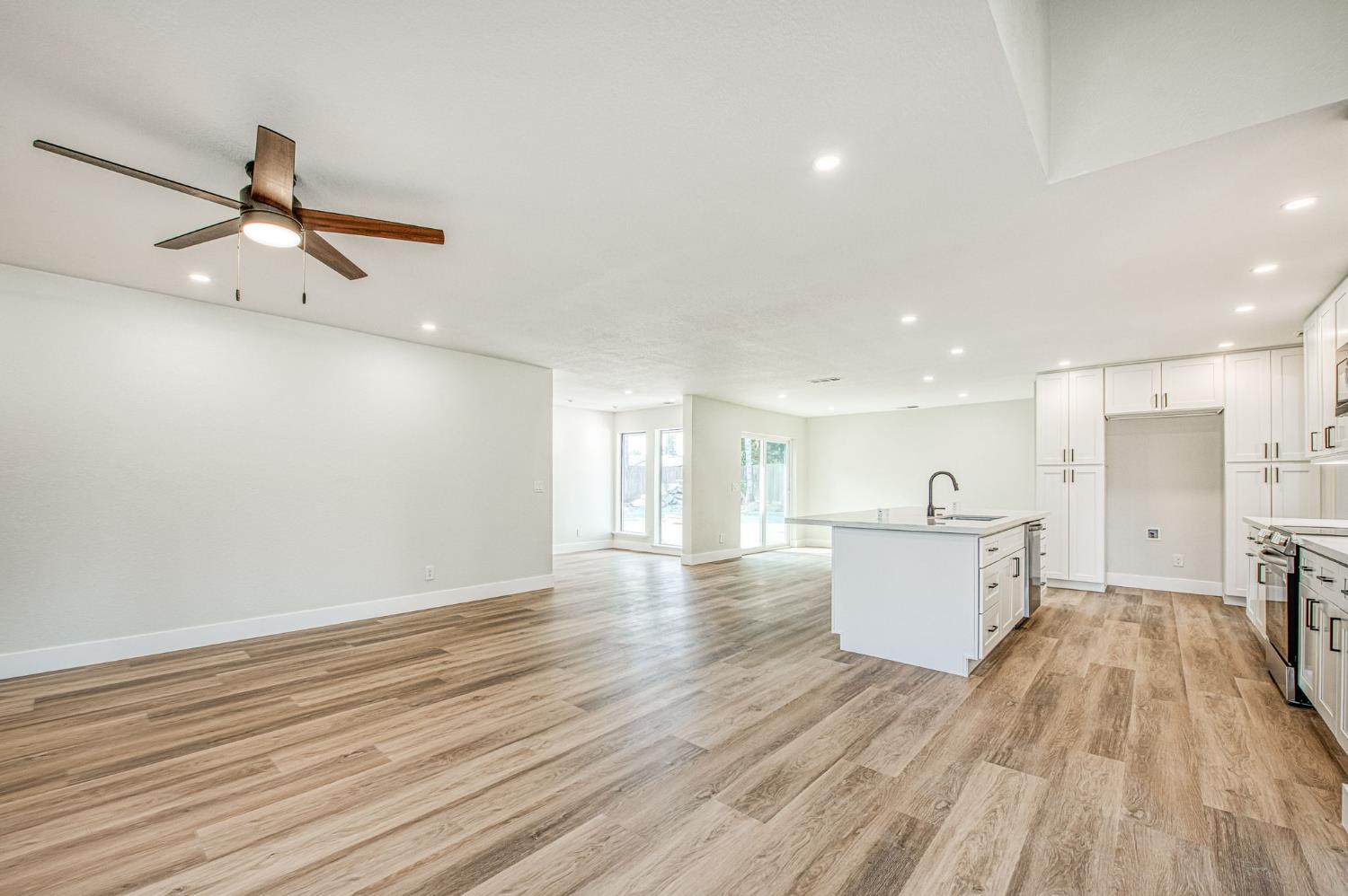 8453 N 1st Street, Fresno, CA, 93720