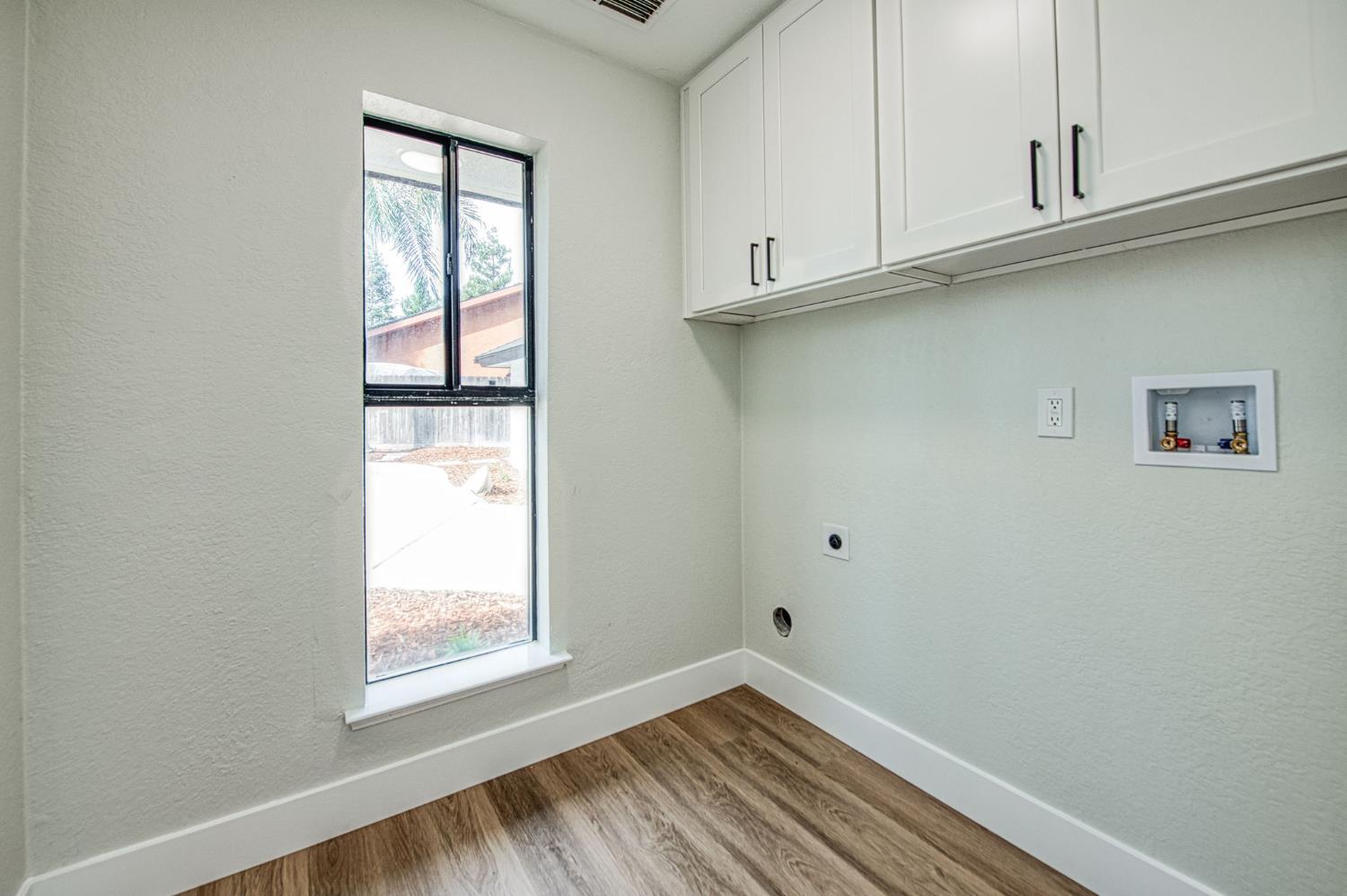 8453 N 1st Street, Fresno, CA, 93720