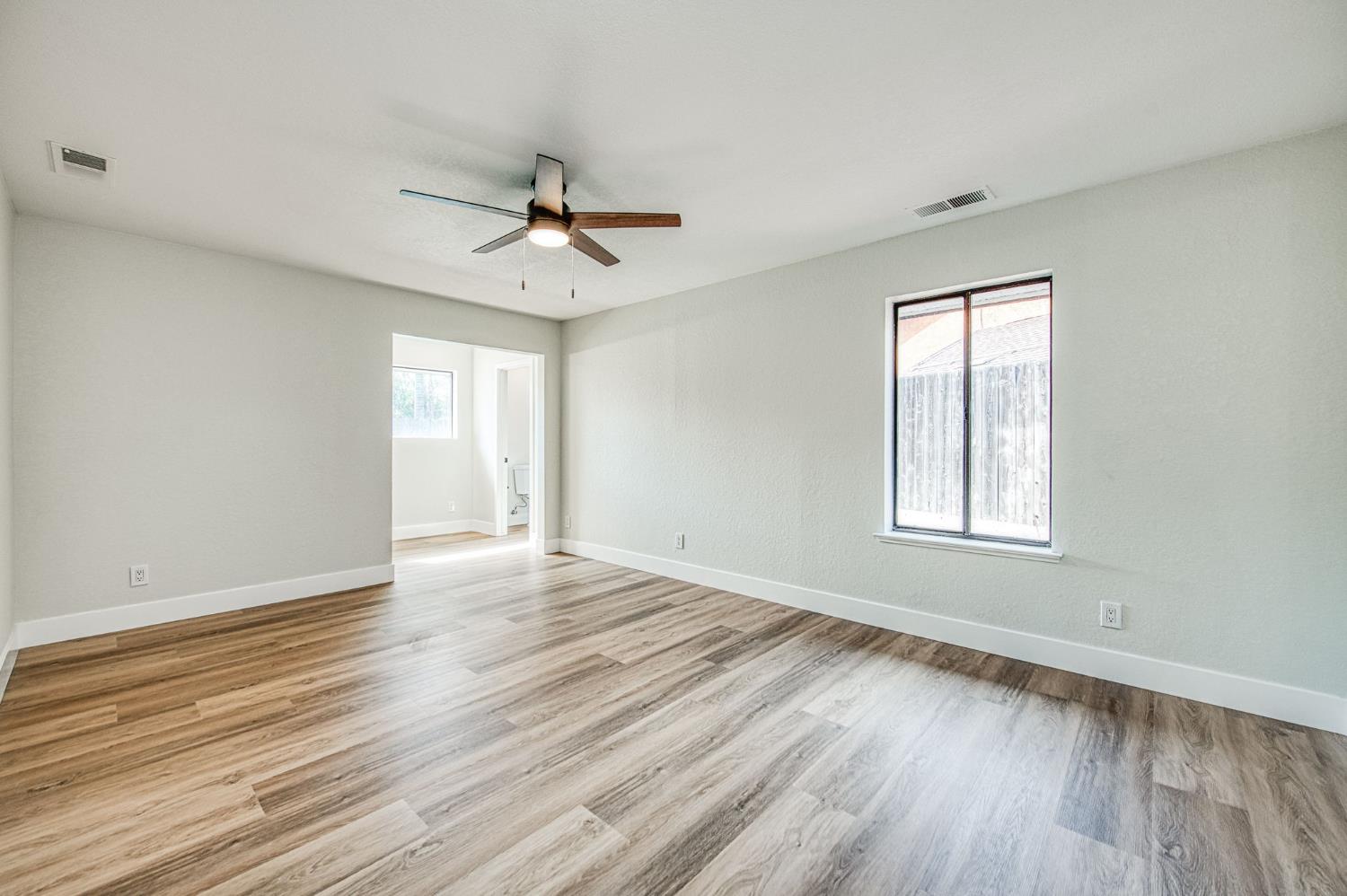 8453 N 1st Street, Fresno, CA, 93720