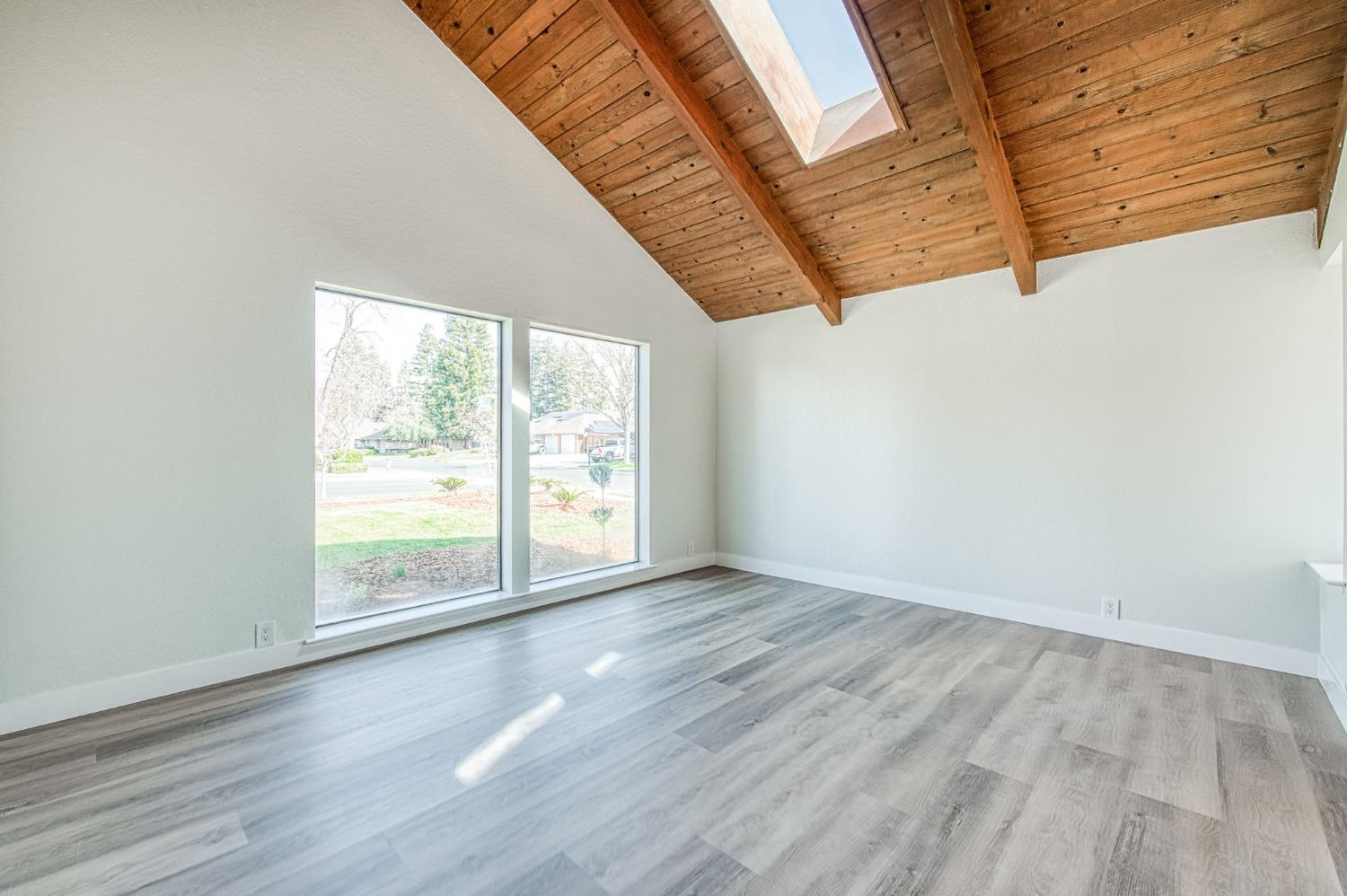 8453 N 1st Street, Fresno, CA, 93720