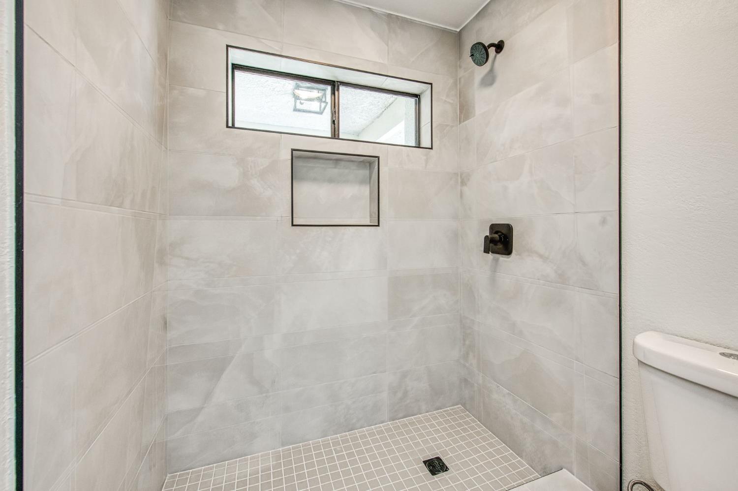 8453 N 1st Street, Fresno, CA, 93720