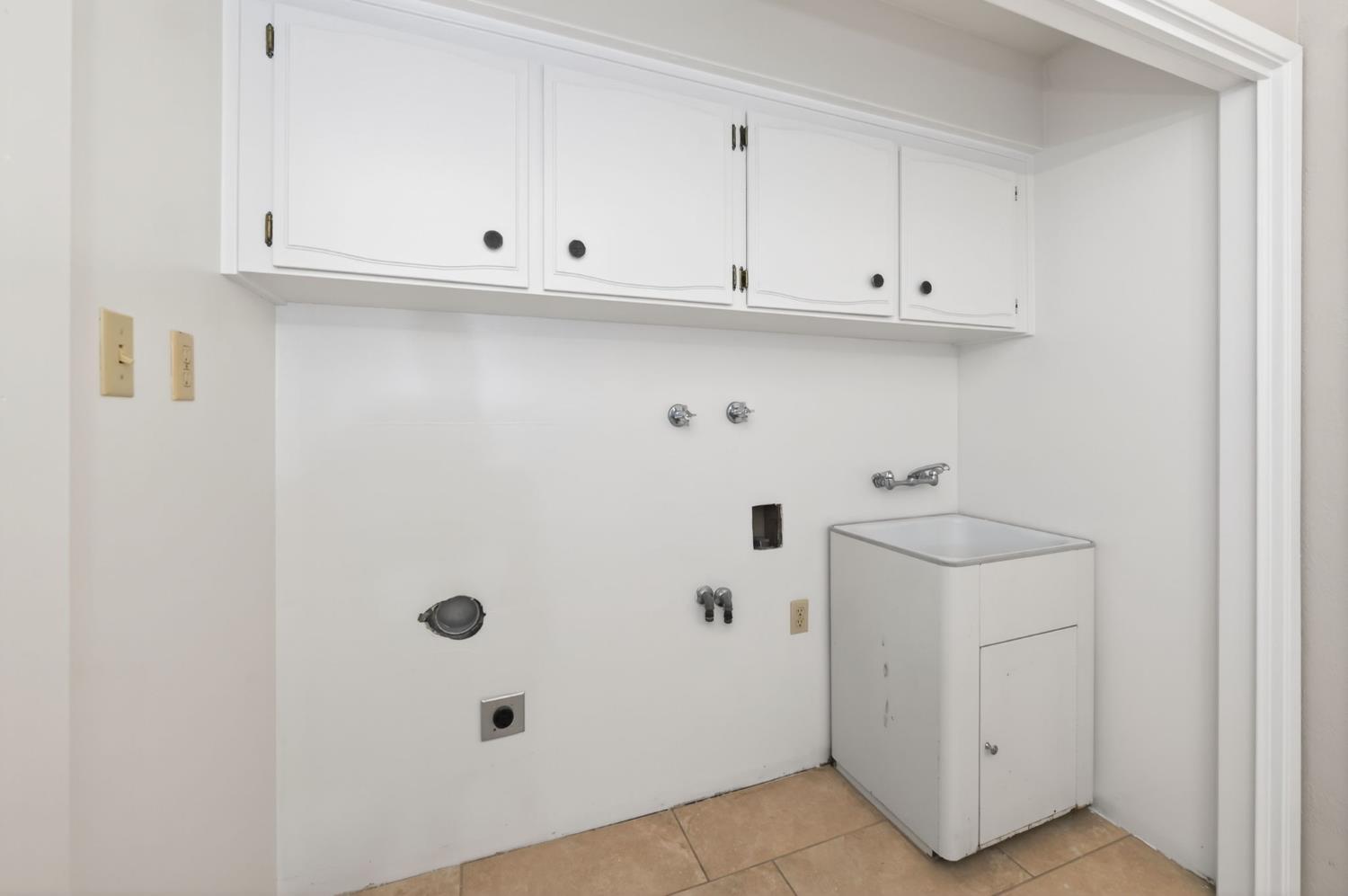 2805 W Spruce Avenue, Fresno, CA, 93711