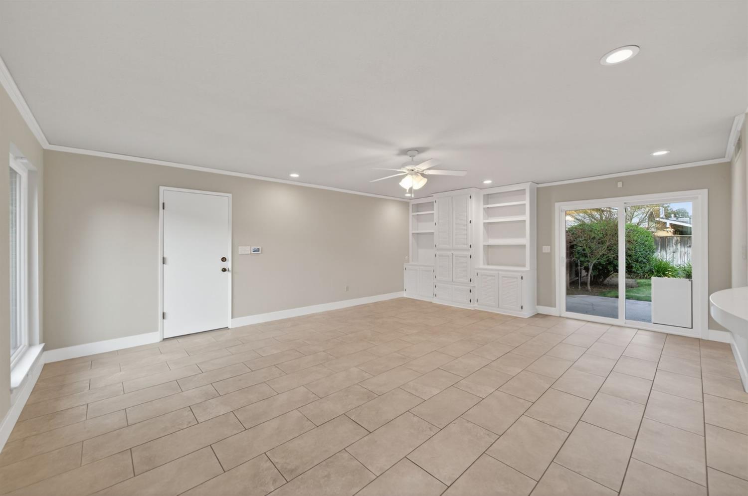 2805 W Spruce Avenue, Fresno, CA, 93711