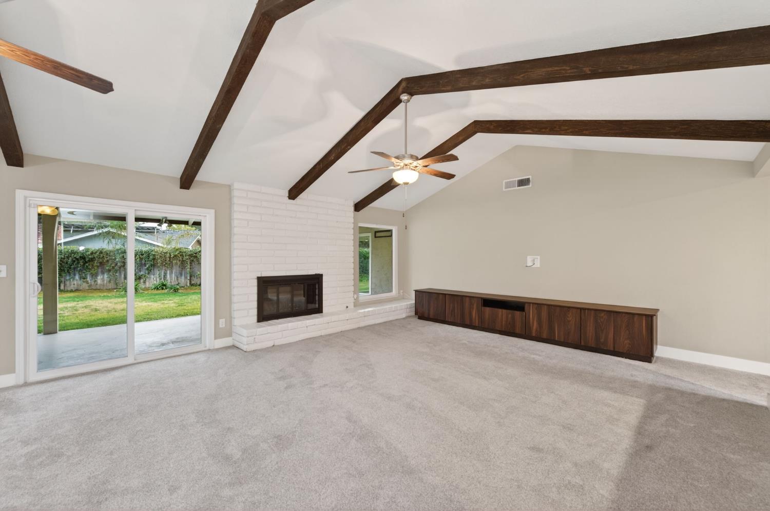 2805 W Spruce Avenue, Fresno, CA, 93711