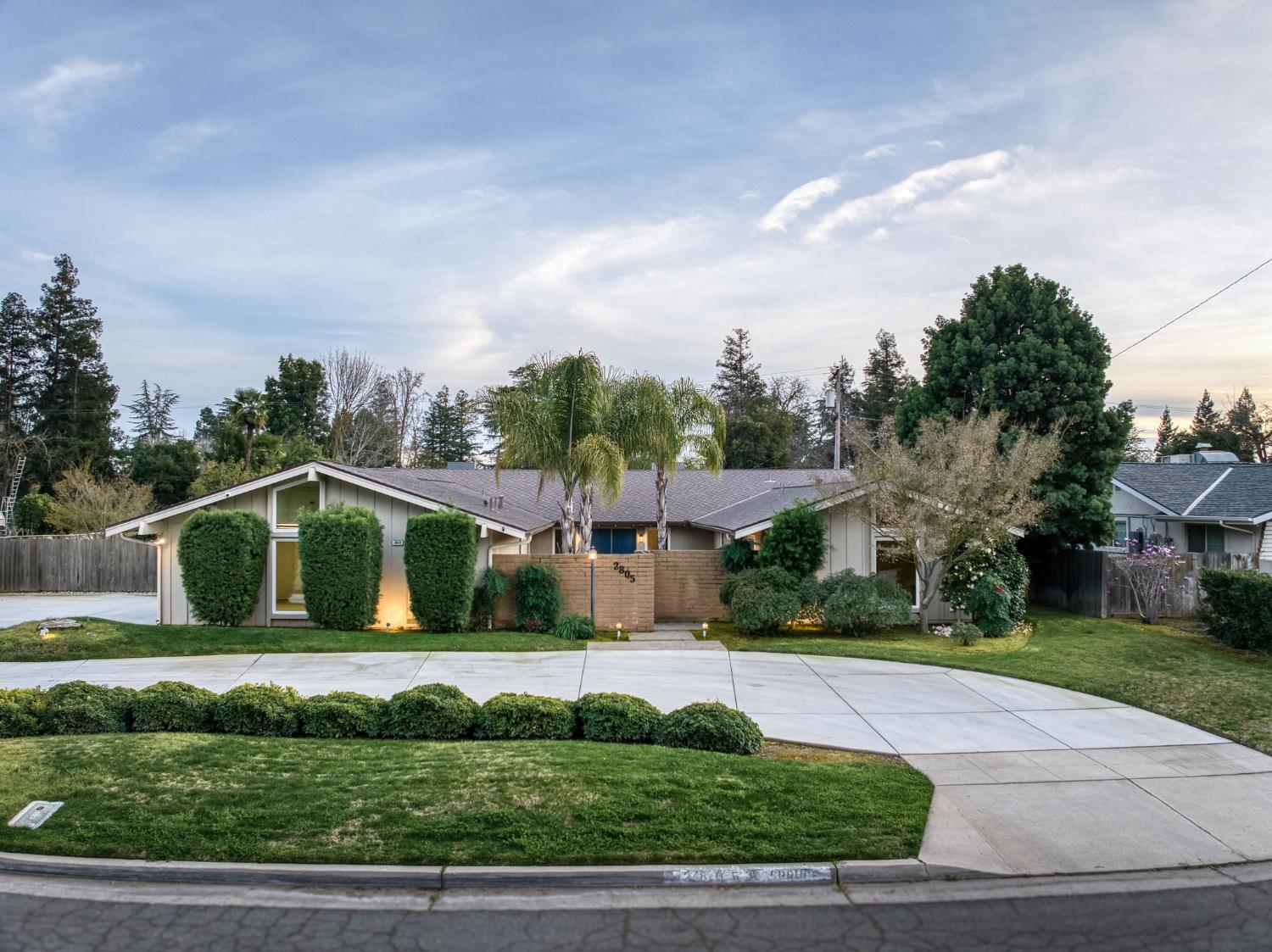 2805 W Spruce Avenue, Fresno, CA, 93711