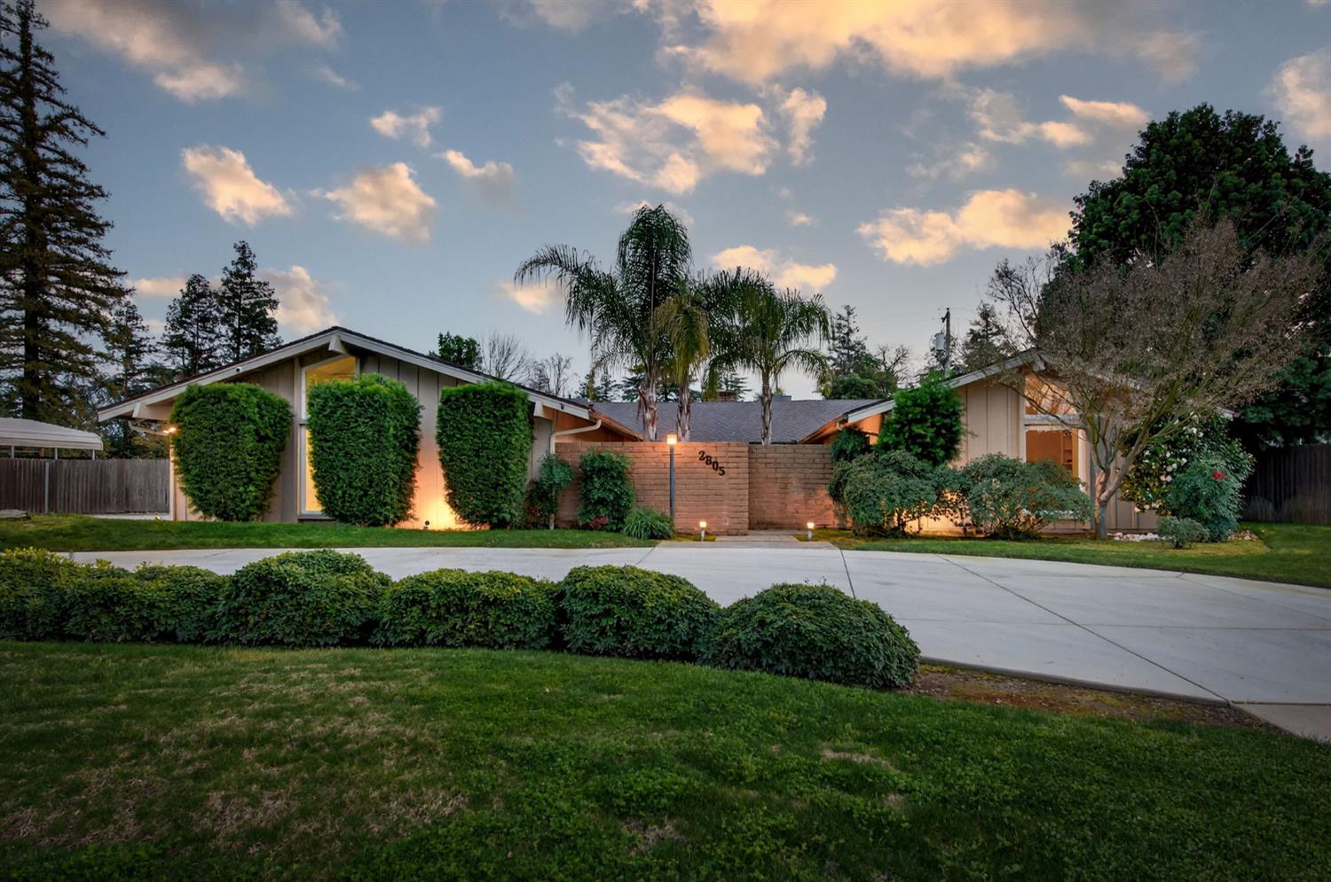 2805 W Spruce Avenue, Fresno, CA, 93711