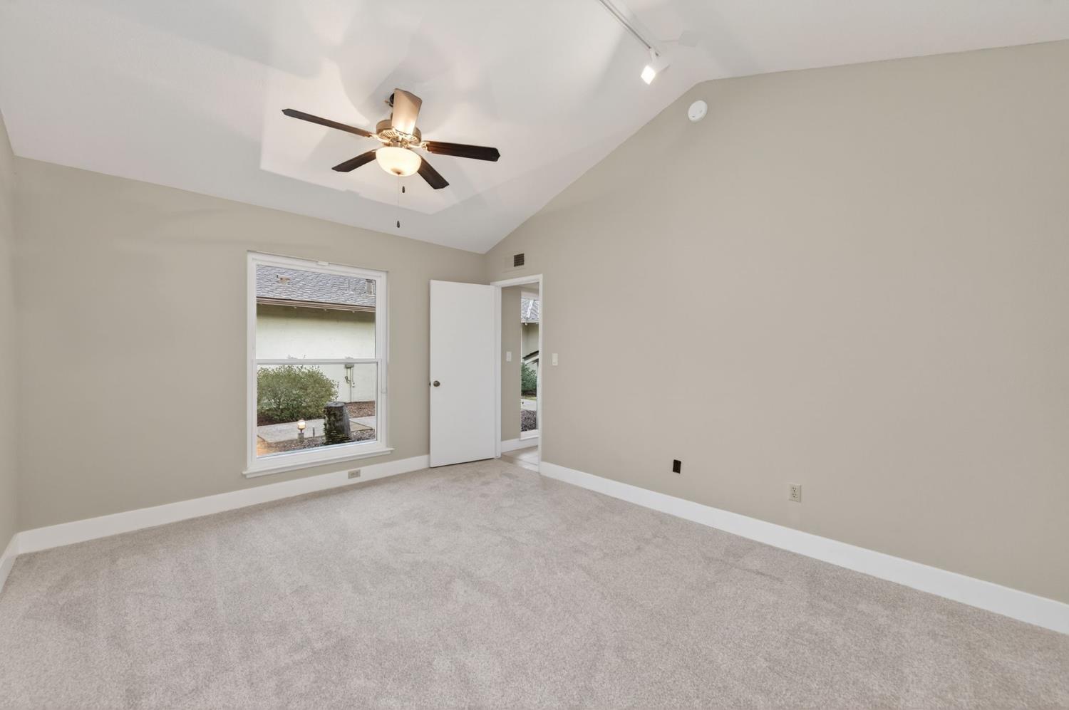 2805 W Spruce Avenue, Fresno, CA, 93711