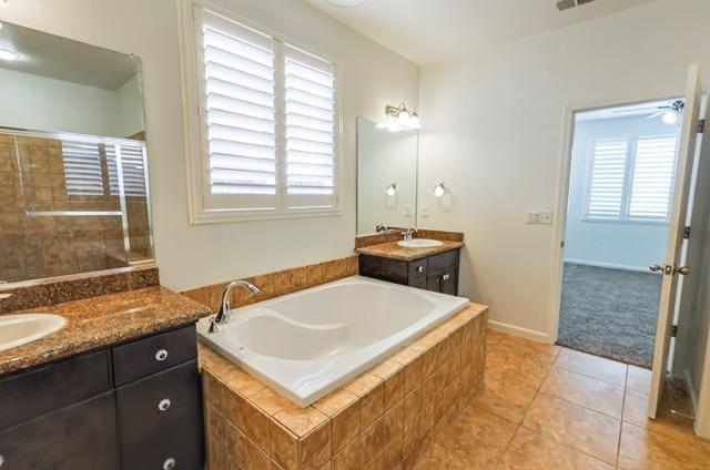 1043 La Jolla Avenue, Clovis, CA, 93619