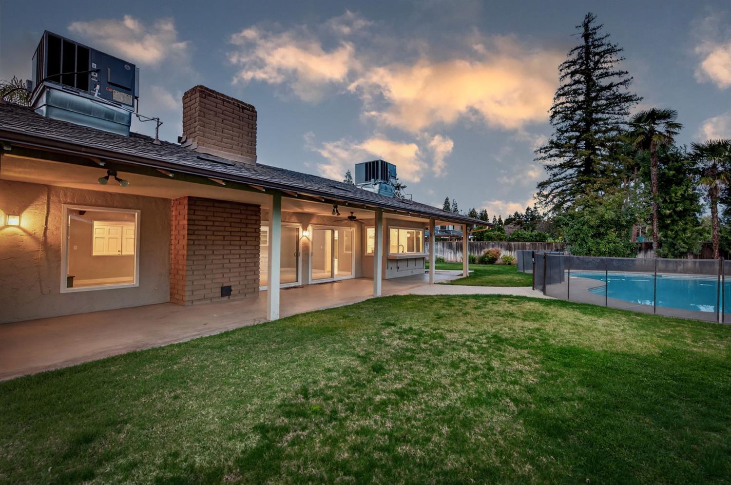 2805 W Spruce Avenue, Fresno, CA, 93711