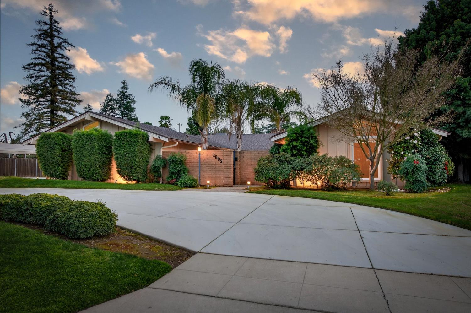 2805 W Spruce Avenue, Fresno, CA, 93711