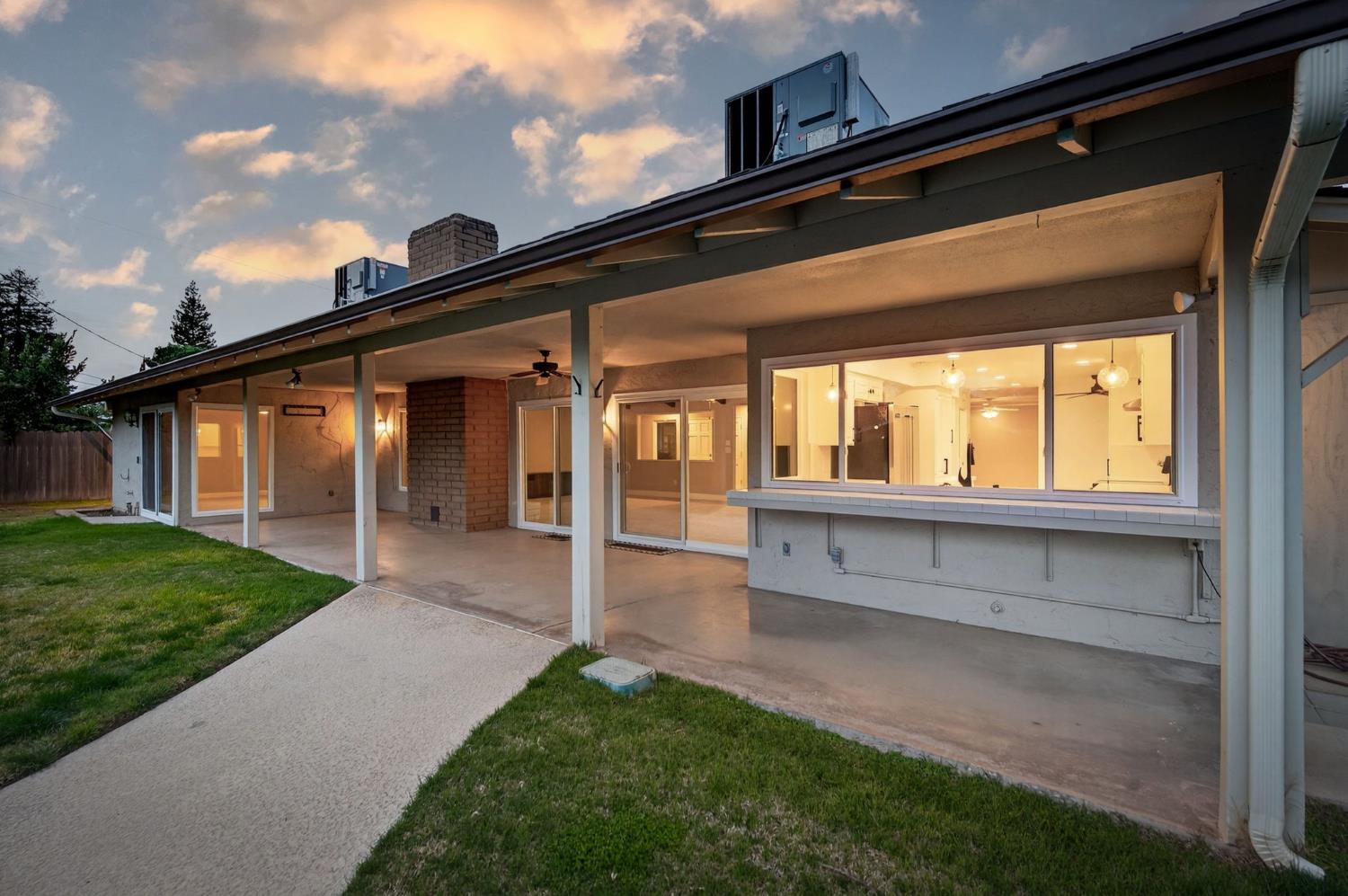 2805 W Spruce Avenue, Fresno, CA, 93711