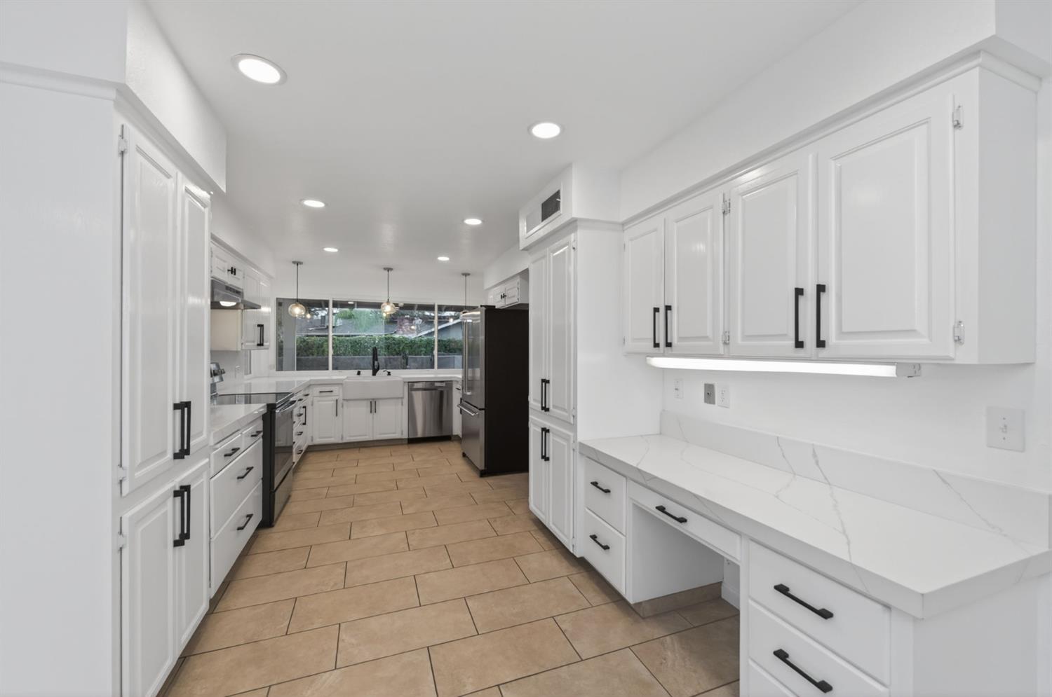 2805 W Spruce Avenue, Fresno, CA, 93711