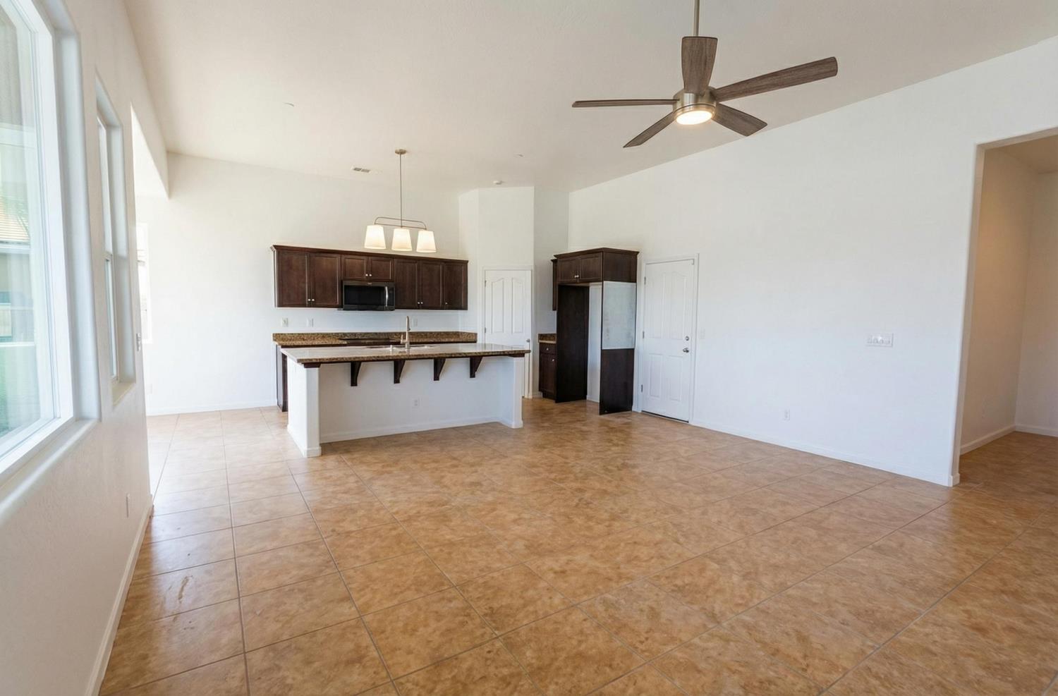 1043 La Jolla Avenue, Clovis, CA, 93619