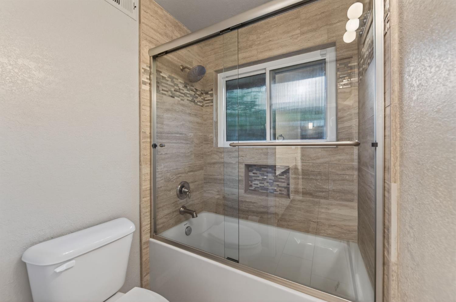 2805 W Spruce Avenue, Fresno, CA, 93711