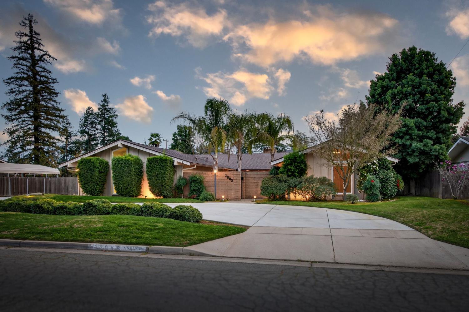 2805 W Spruce Avenue, Fresno, CA, 93711