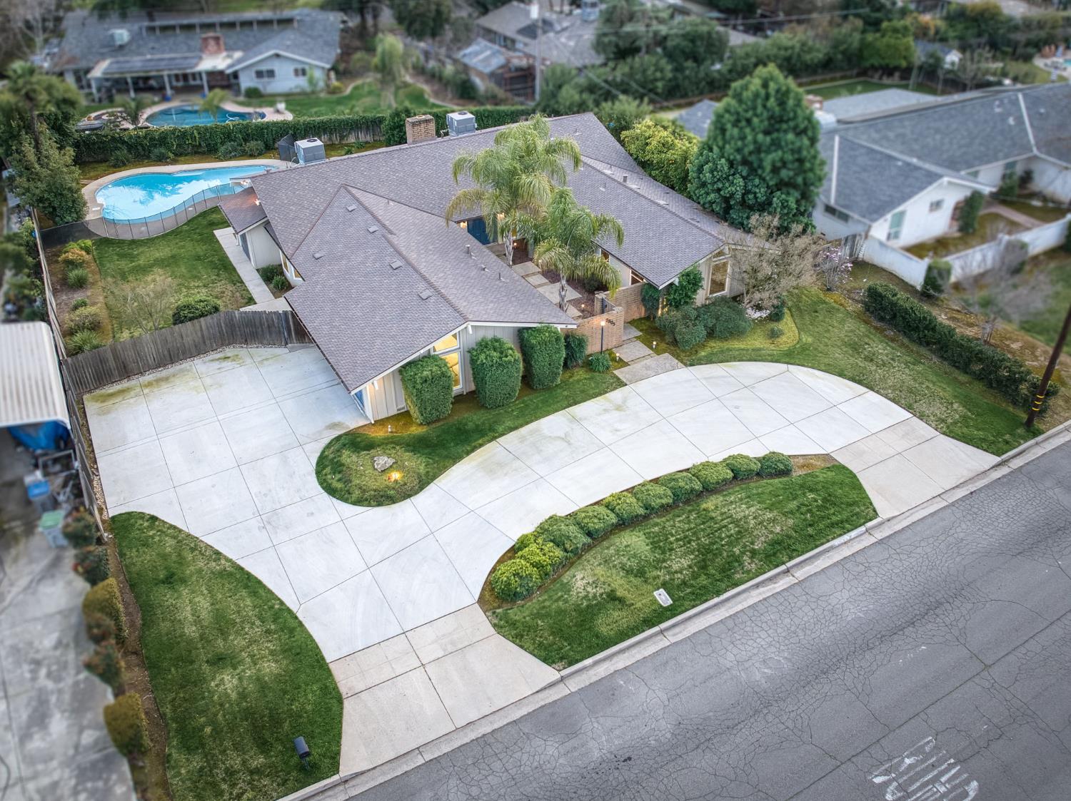 2805 W Spruce Avenue, Fresno, CA, 93711