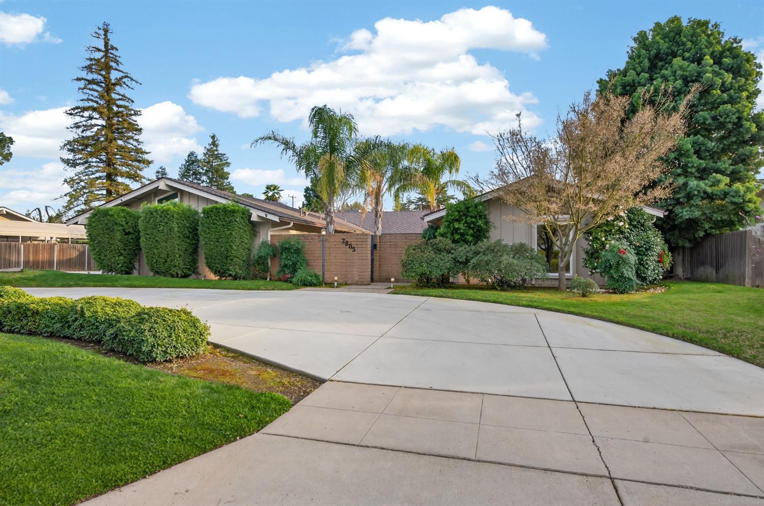 2805 W Spruce Avenue, Fresno, CA, 93711