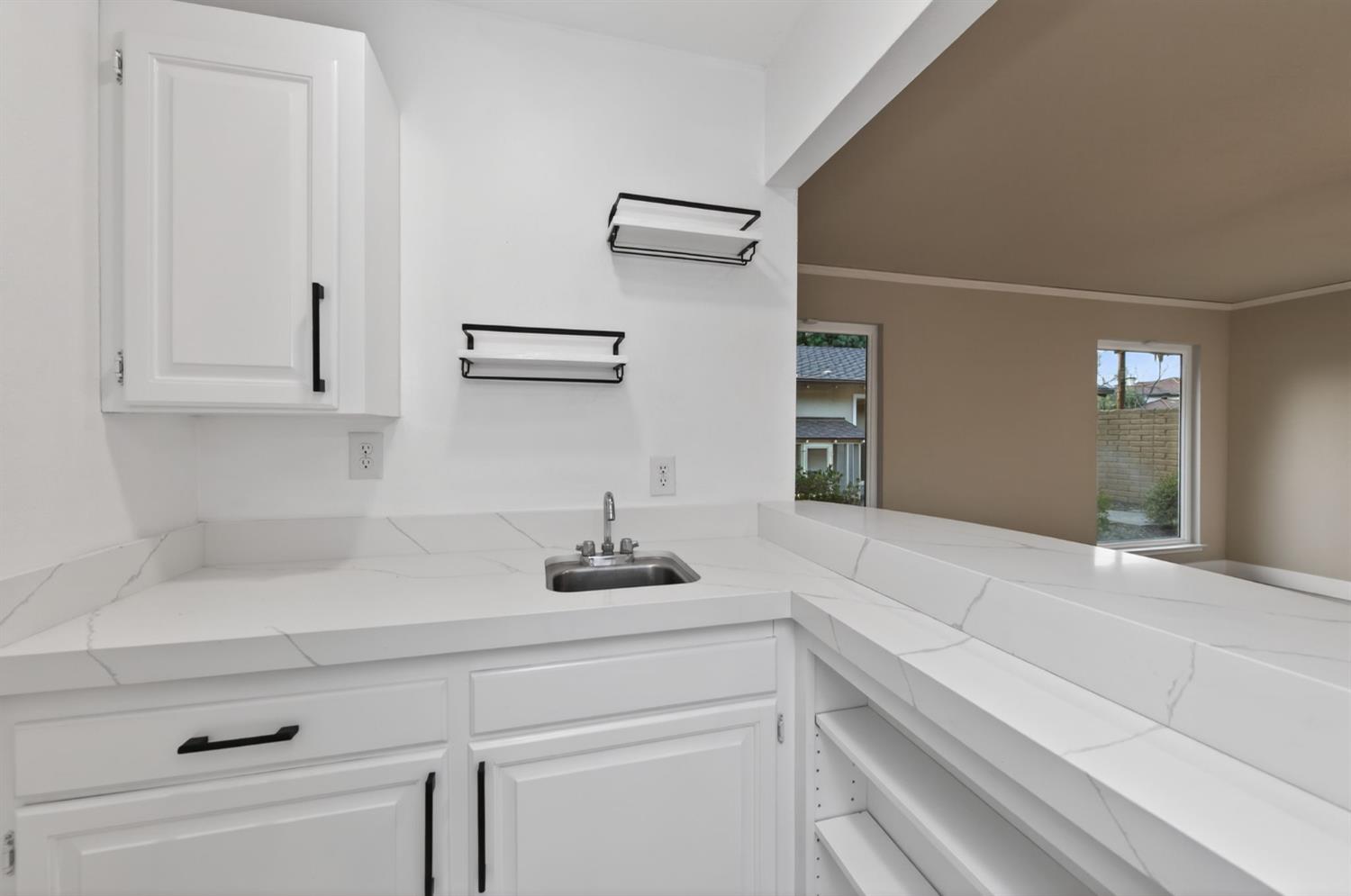 2805 W Spruce Avenue, Fresno, CA, 93711